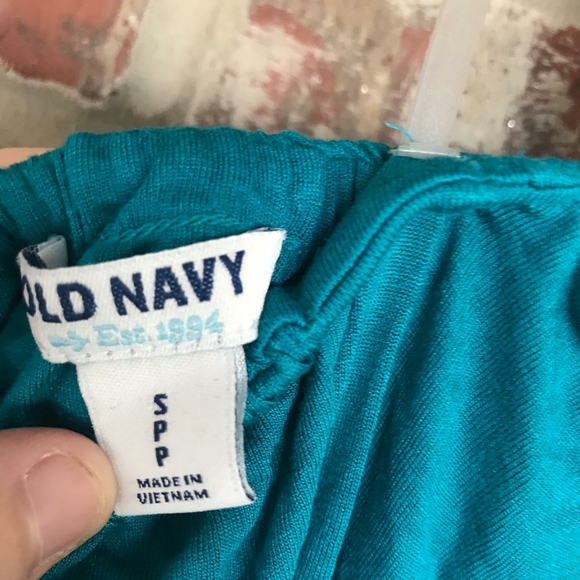 Halter top - Picture 3 of 3